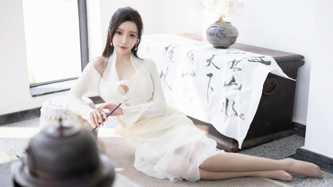 刘一菲直播承认蹭流量