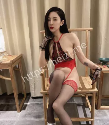 抚媚诱人