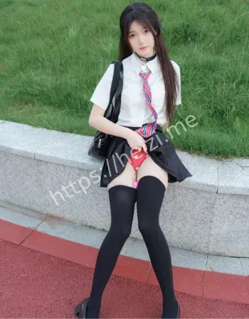 双马尾少女
