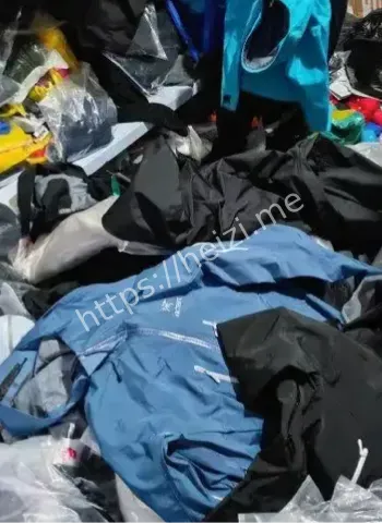 始祖鸟冲锋衣造假