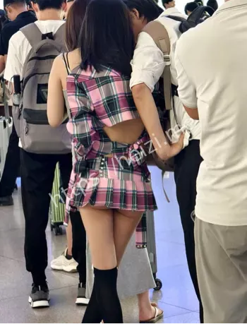 裸露着装争议