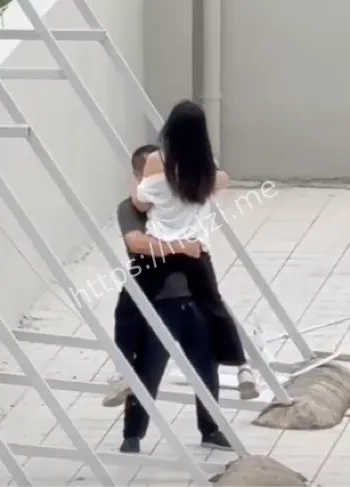 辅导员天台私会女学生