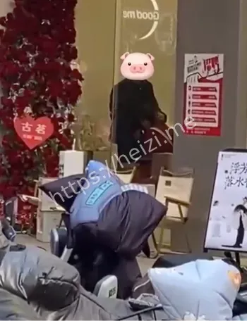 情侣热吻