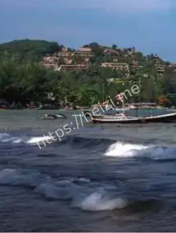 雨季泰国海滩作死游泳