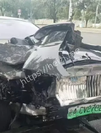 豪车也挡不住莽撞驾驶