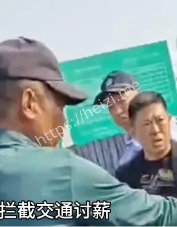 建筑工人设路障