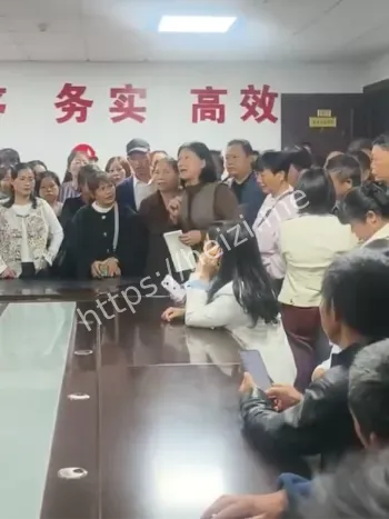 业主集体维权围堵