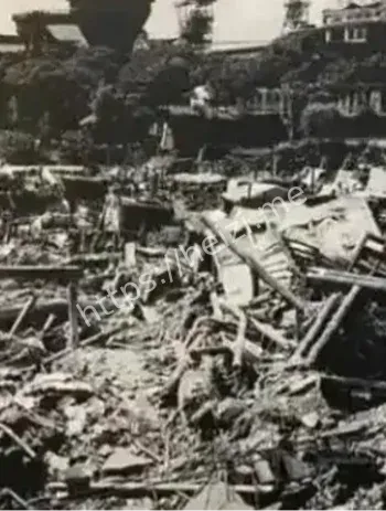 1976唐山黑旗盔甲军队穿城