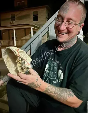 盗卖遗骸人皮制书