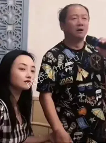 唐鉴军婚内出轨