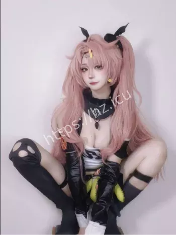 极品身材反差婊