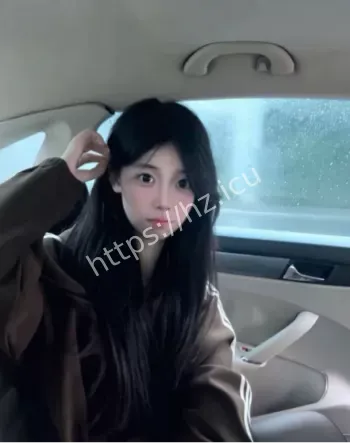 清纯学姐小骚货