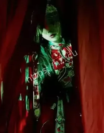 废弃墓碑楼闹鬼传闻