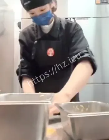 全程徒手操作饮品曝光