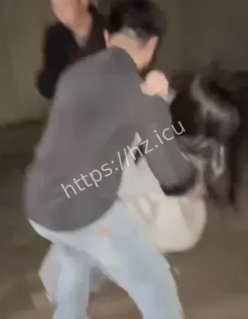 正室深夜带家人围堵