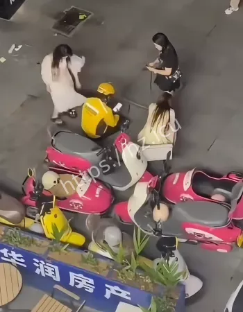 无辜外卖小哥