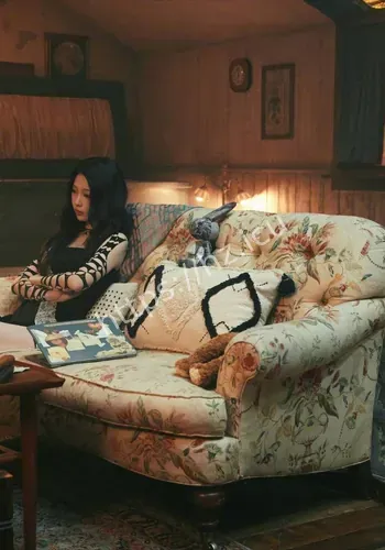 虞书欣穿白色吊带上衣事件