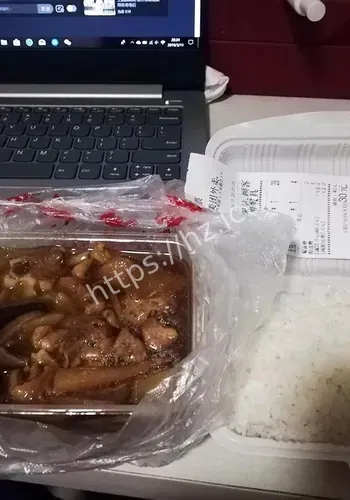 吴京餐厅点外带站吧台网友