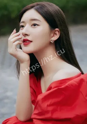 赵露思锁骨线条