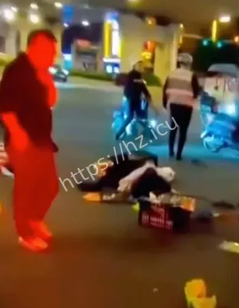 信阳南虹广场车祸