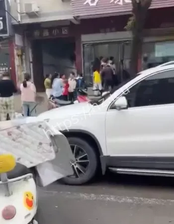 集体上吐下泻