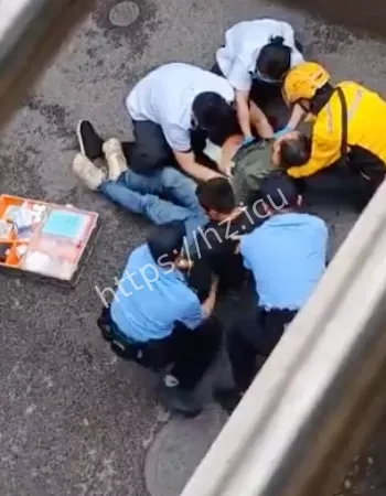 狂捅路人事件