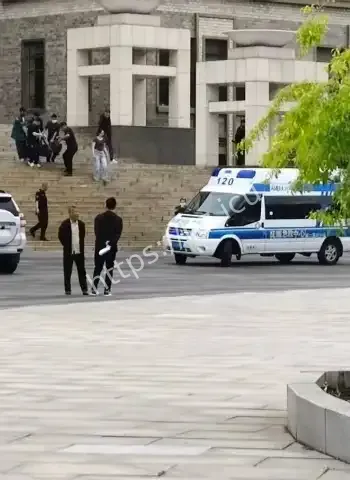 毕业8年老校友回校