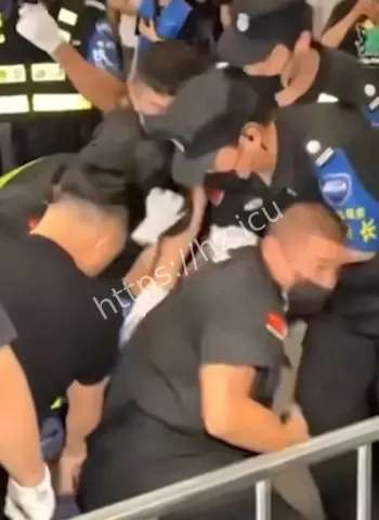 抖音百万粉丝车模车