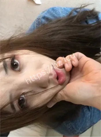 校花丝足视频