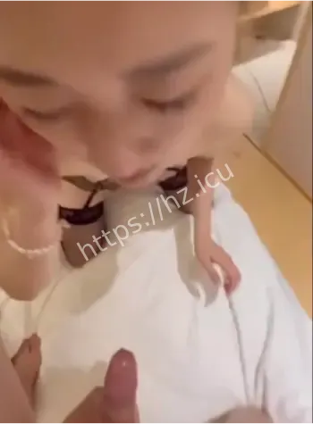 高颜值甜妹李琪琪
