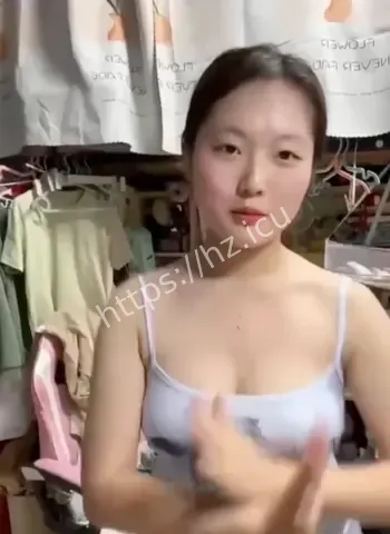 鹿鹿不穿衣